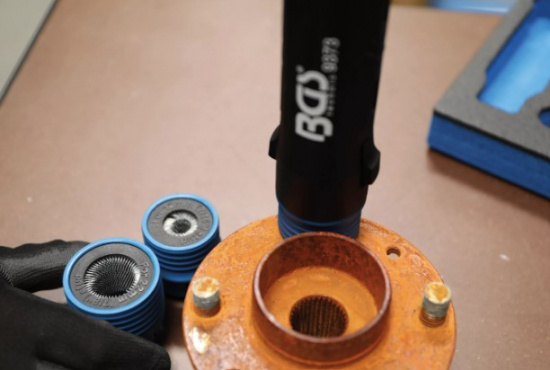 Verktygskit reng�ring hjulbult